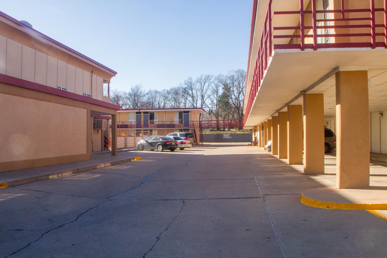 Executive Inn Ponca City Экстерьер фото
