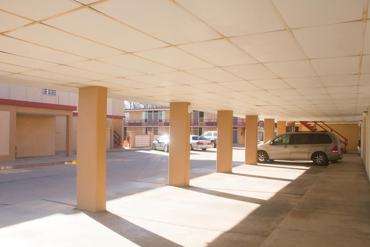 Executive Inn Ponca City Экстерьер фото